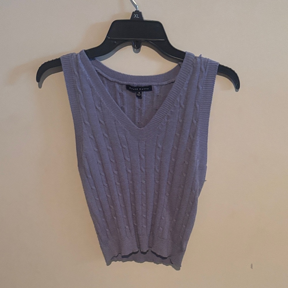 2 Madwell Lavender Cable Knit V-Neck Tanks